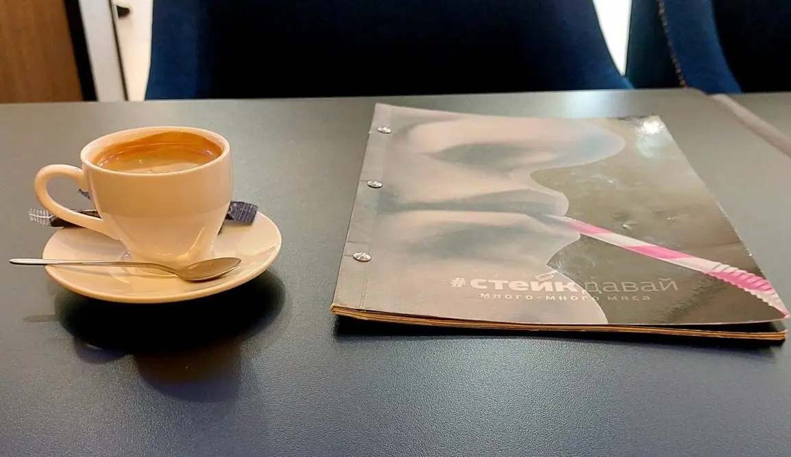 Рестораны фиксируют обвал трафика: людей всё меньше