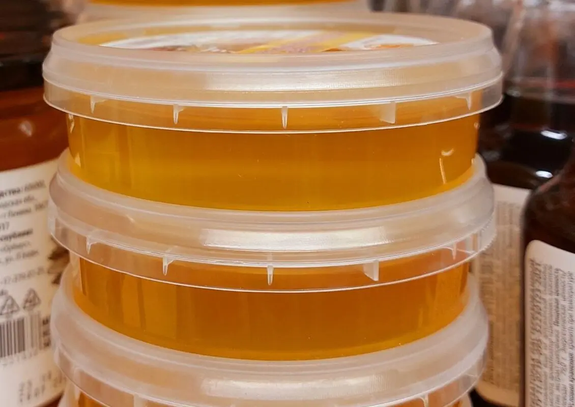 Роскачество нашло поддельный мёд в четырех крупных торговых сетях