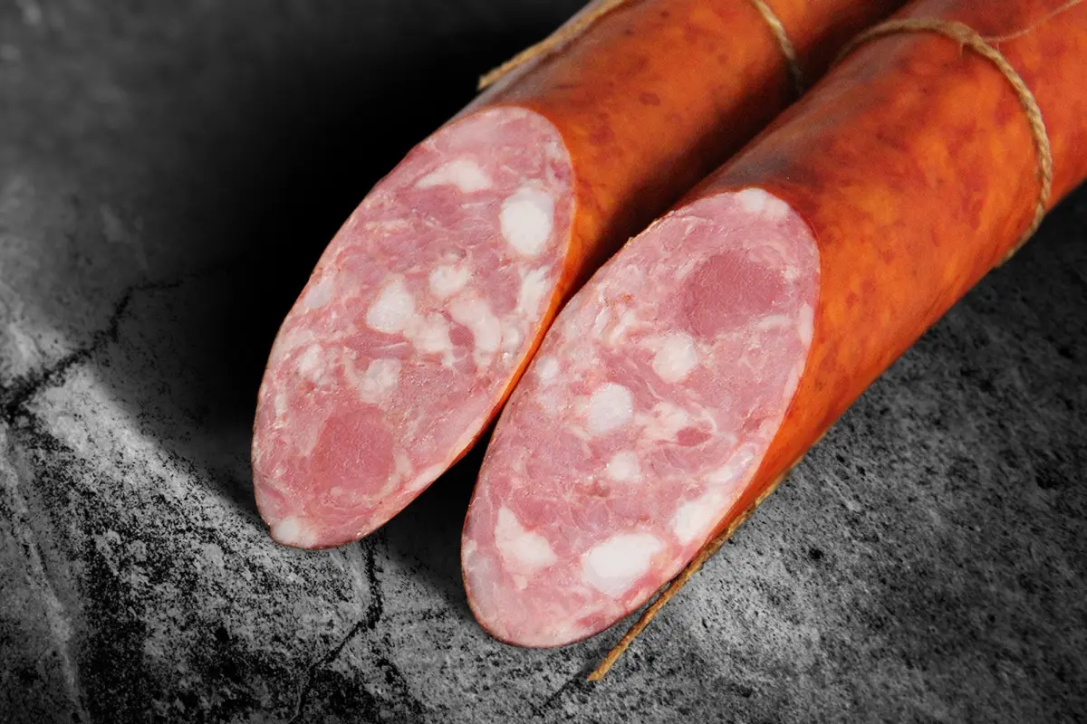 Варено-копченая колбаса из мяса птицы