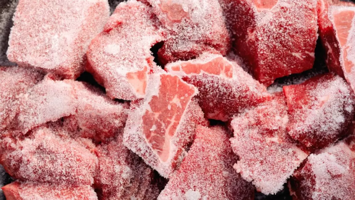 Замороженный блок из субпродуктов
